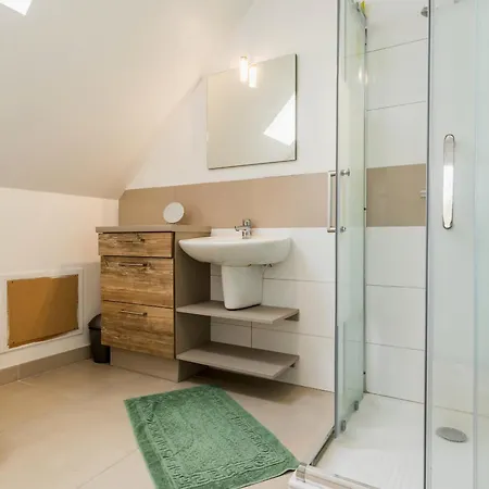 Holiday home Maison Recente A 200 M De La Avec Jardin Clos, Terrasse, Velos Et Wifi A - Fr-1-306-1265